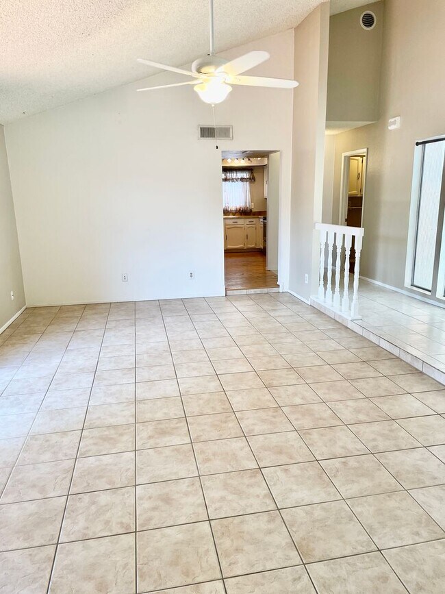 Building Photo - Fantastic 3 Bedroom/2 Bath Single Level Home & NO HOA!  Schedule a Showing Today!