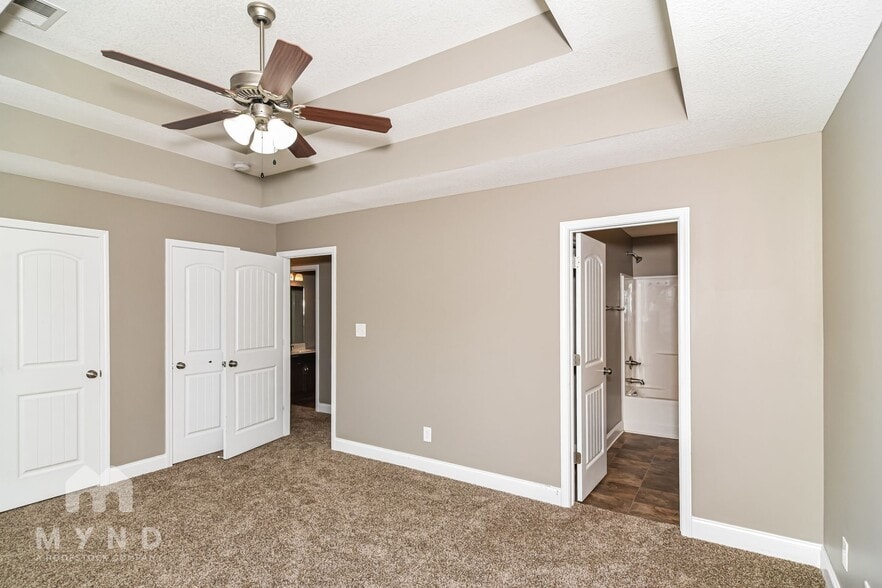 Building Photo - 619 Woodhaven Dr
