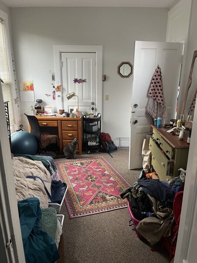 Building Photo - 1212 N Garden St