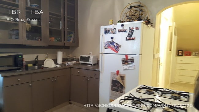Building Photo - Awesome 1BR with Beautifully Exposed Brick!