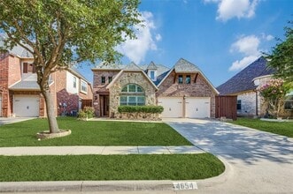 Building Photo - 4654 Phillip Dr