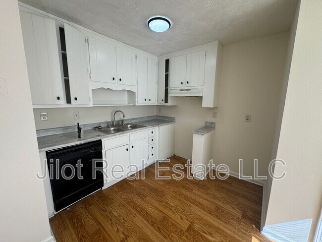 Building Photo - 5233 Ridge Forest Dr