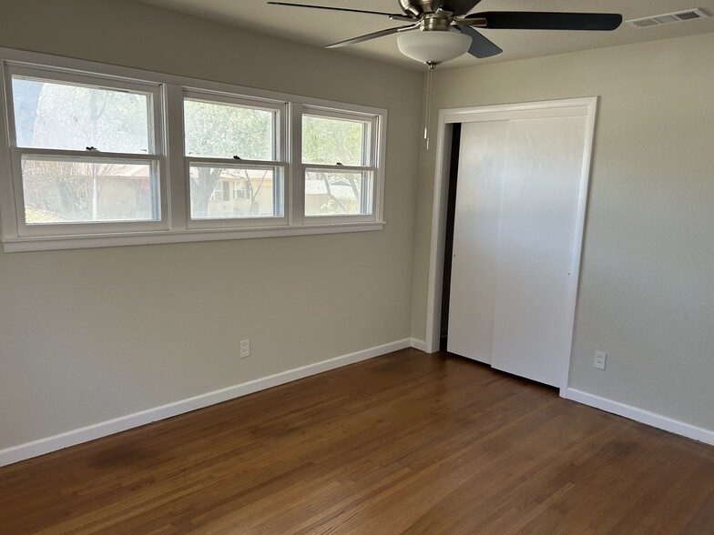 Front End Bedroom - 3404 Martin Lydon Ave