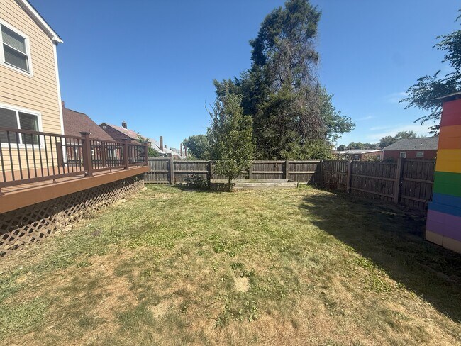 Building Photo - 1430 Simona Dr