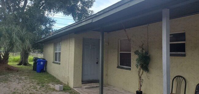 Primary Photo - 2420-2422 Chestnut Woods Dr