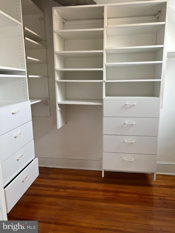 Building Photo - 2237 N Wakefield St