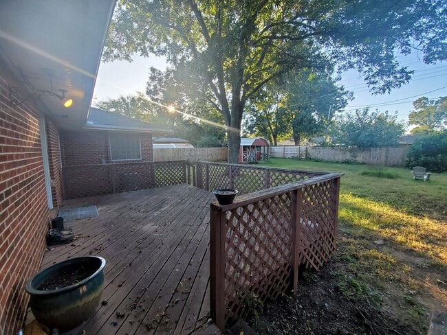 Building Photo - (3) Bed/(2) Bath in Core Norman! Pet Negotiable!