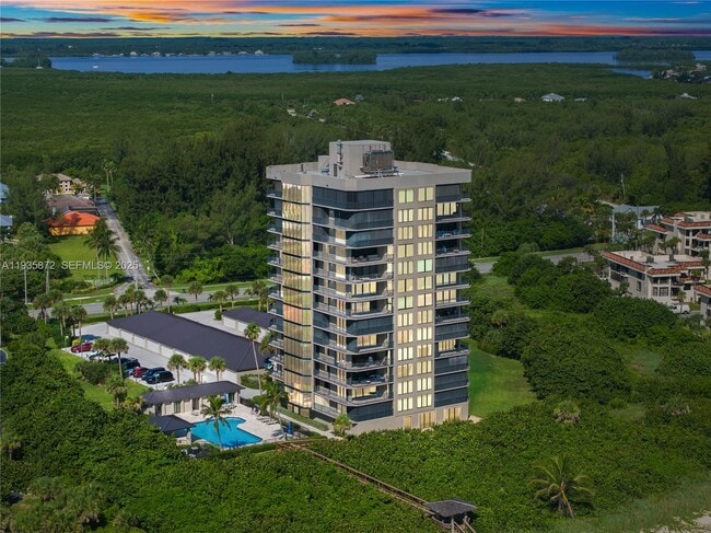 Building Photo - 4000 N Hwy A1A