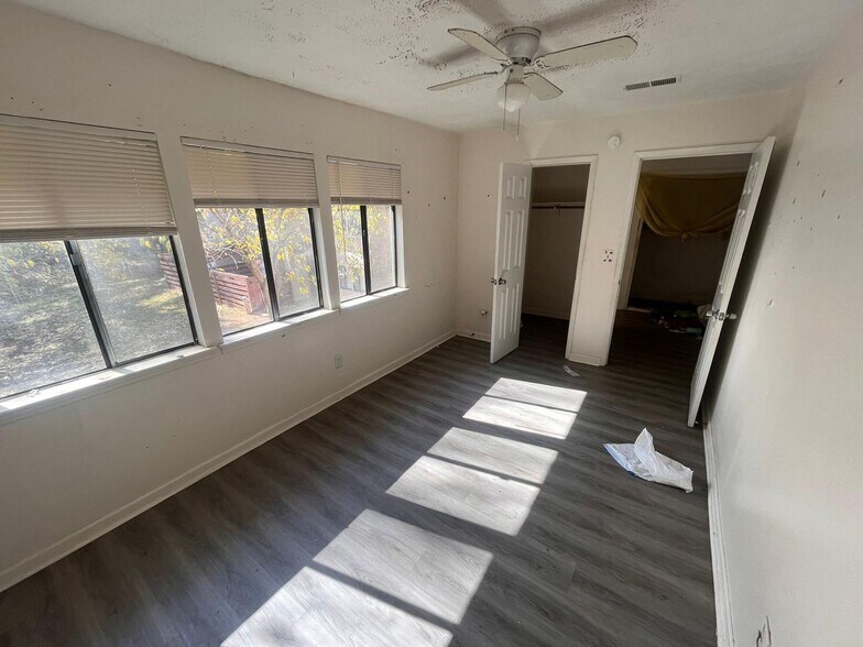 Building Photo - 7560 Taylor Rd