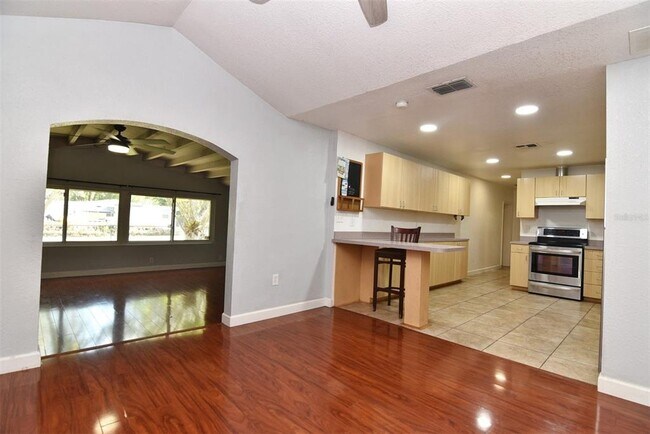 Building Photo - 7033 Easter St