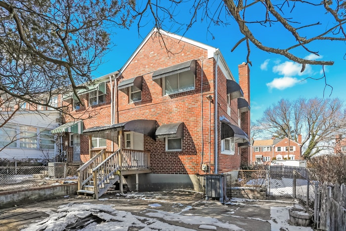 Building Photo - 963 Masefield Rd