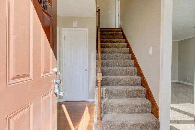 Building Photo - Three Bedroom in Hopkinsville, KY