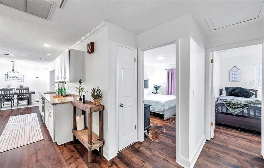 Building Photo - 2873 Sarah Dr