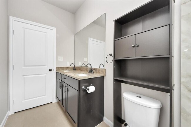 Building Photo - 314 Carlos Leal Dr