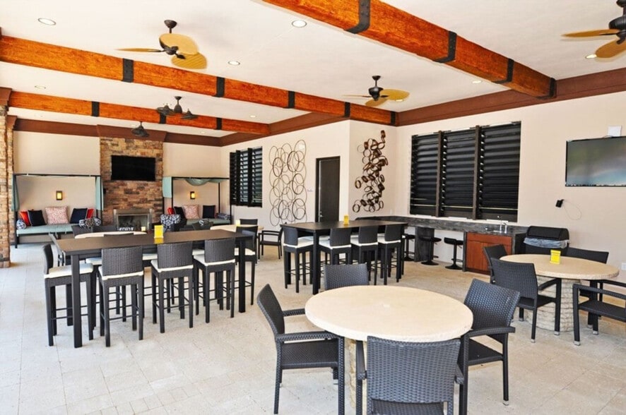 Building Photo - 4376 Acorn Ct