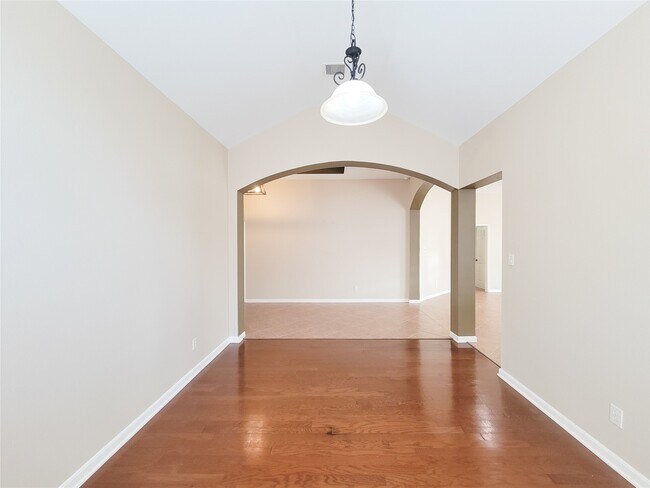 Building Photo - 9514 Garnet Falls Ln