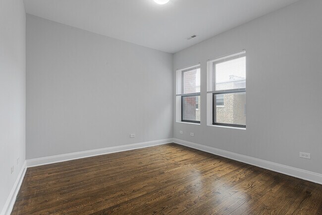 Building Photo - 7528 N Seeley Ave