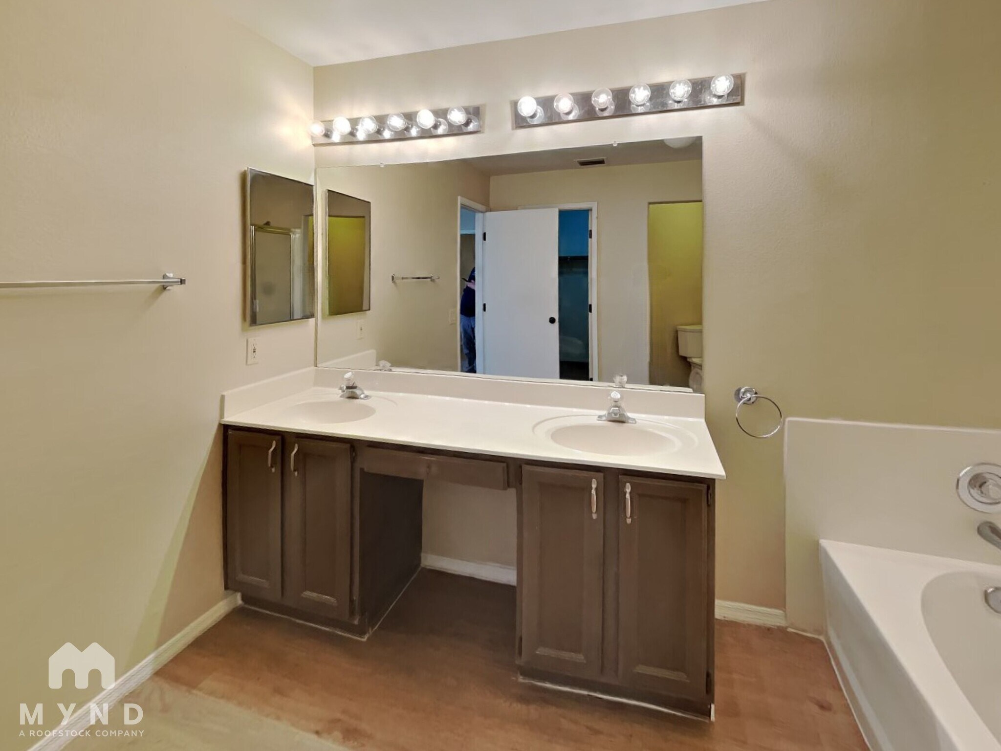 Building Photo - 8161 N Midnight Way