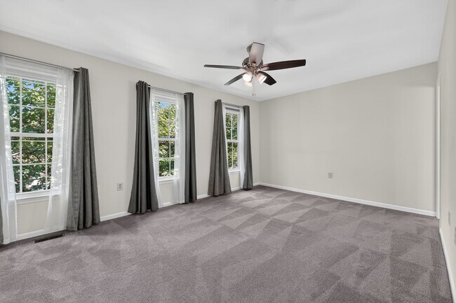 Building Photo - 5619 Ridge View Dr