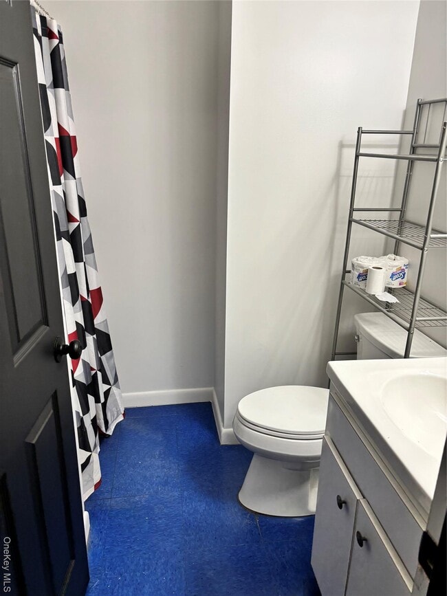 Building Photo - 2 Spencer Ave