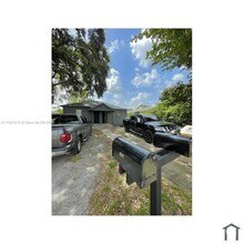 Building Photo - 784 NW 100th St