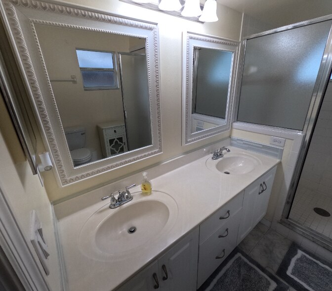 Building Photo - 1931 Cleveland St NE