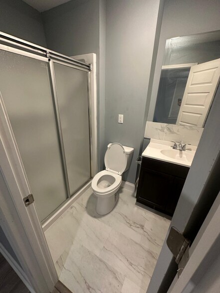 Building Photo - 288 Lawndale Dr