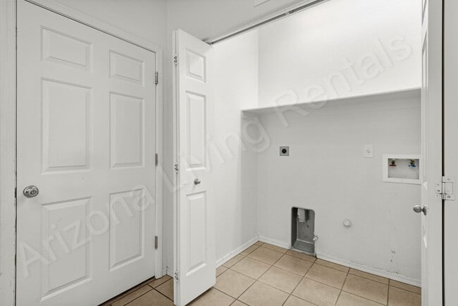 Building Photo - MOVE IN SPECIAL, $750 OFF FIRST MONTH