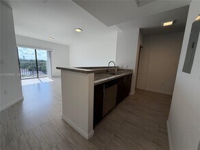 Building Photo - 1801 SW 32nd Ave