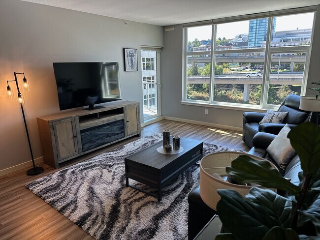 Building Photo - High End Condo Available