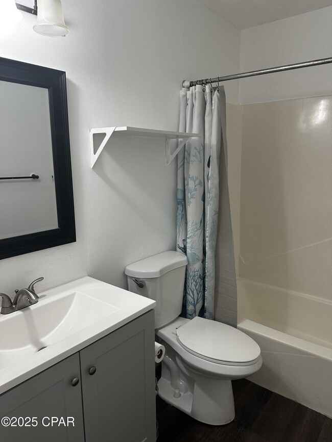 Building Photo - 636 W Caladium Cir