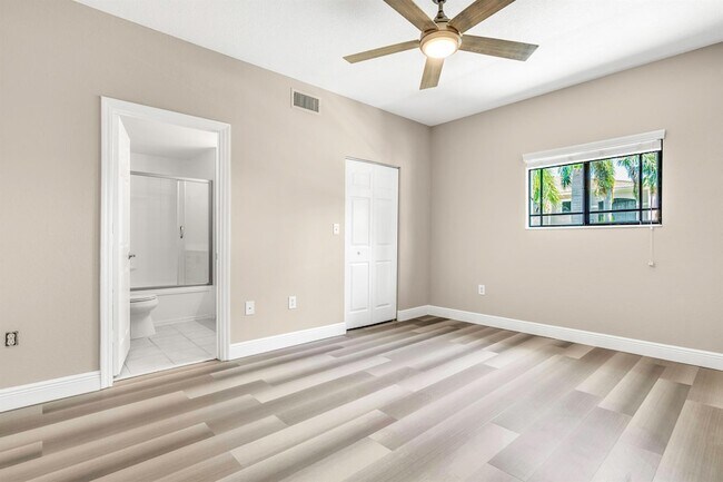 Building Photo - 2802 Sarento Pl