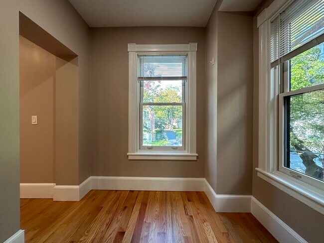 Building Photo - 246 Grand St