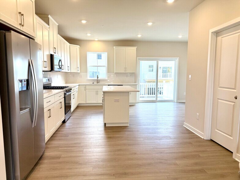 Building Photo - 1289 Fillmore St