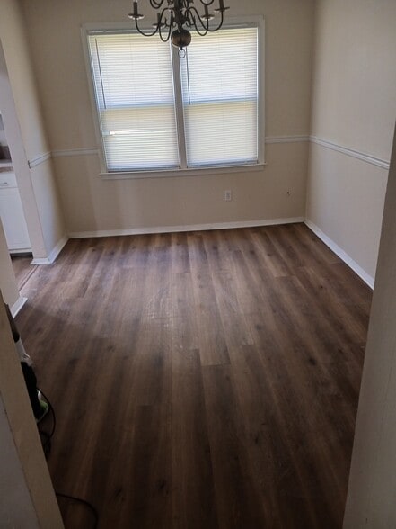 Dining Room - 6598 Stoney Point North