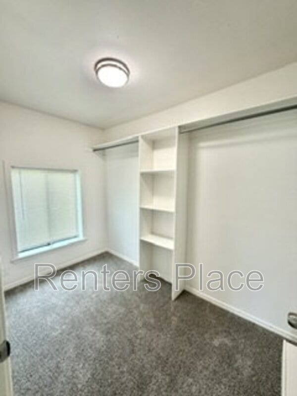 Building Photo - 5501 S Newport Ave