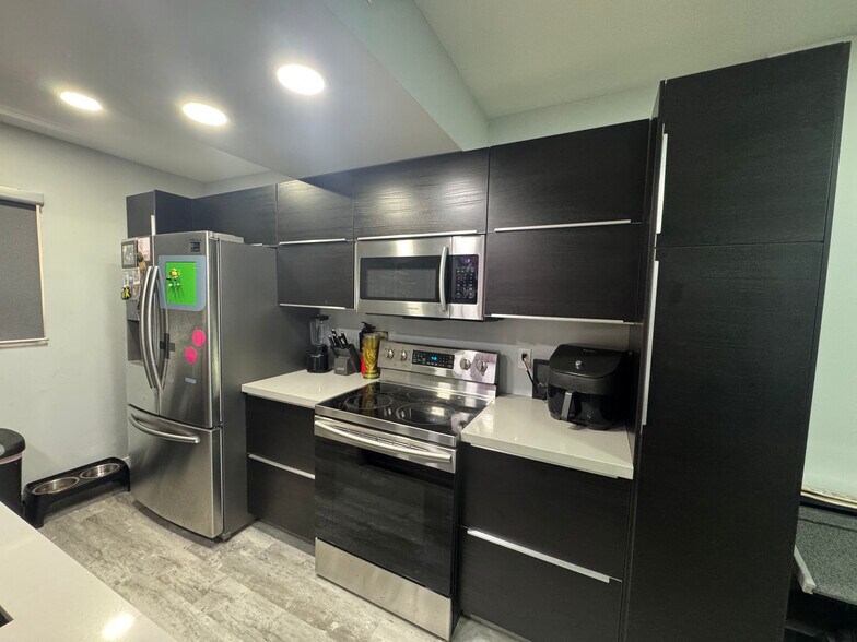 Building Photo - 8400 SW 133rd Avenue Rd