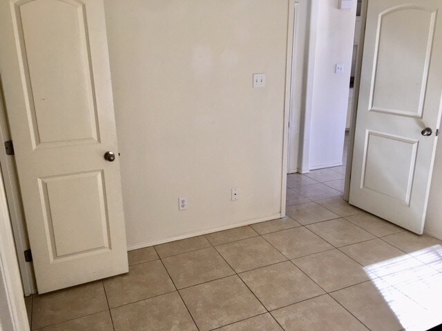 Building Photo - 405 Rockport St