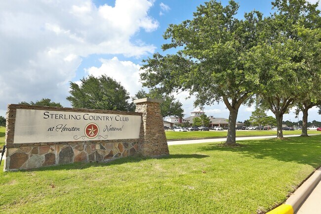 Building Photo - 16706 Mallory Bridge Dr