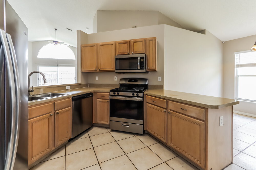 Building Photo - 1324 Crimson Clover Ln