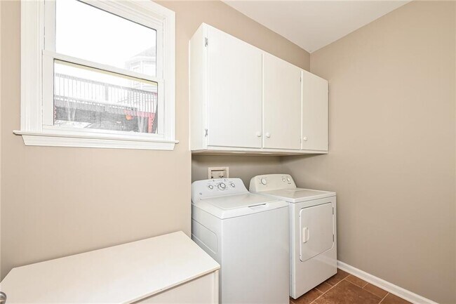 Building Photo - 1133 Hopedale Ln