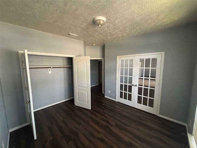 Building Photo - 12823 Dadebrook Ct