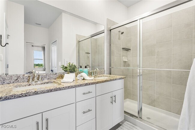 Building Photo - 14275 Pine Lodge Ln