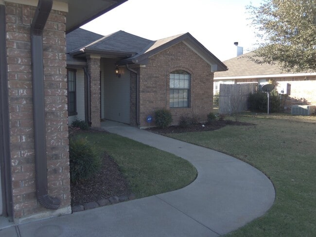Building Photo - 4510 Fawn Dr