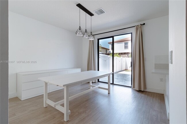 Building Photo - 3435 W 105th Pl