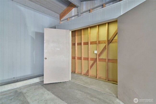 Building Photo - 6236 137th Pl NE