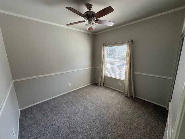Building Photo - Welcome to this stunning 3-bedroom, 2.5-ba...
