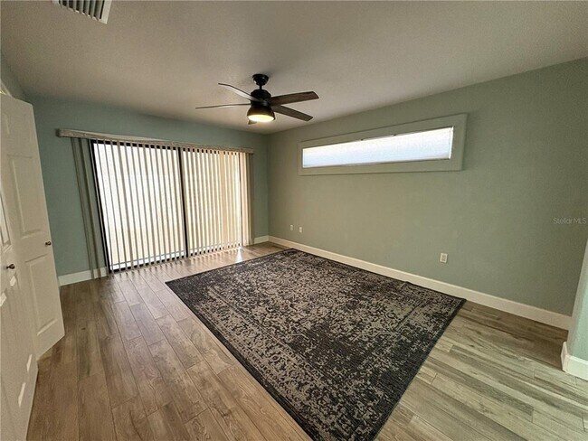 Building Photo - 4427 NE 5th St