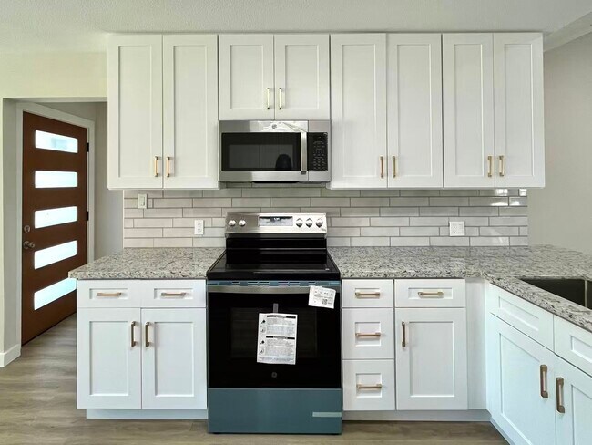 Building Photo - 2910 Cherry Hills Dr