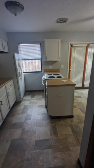Building Photo - 677 Alta View Ct